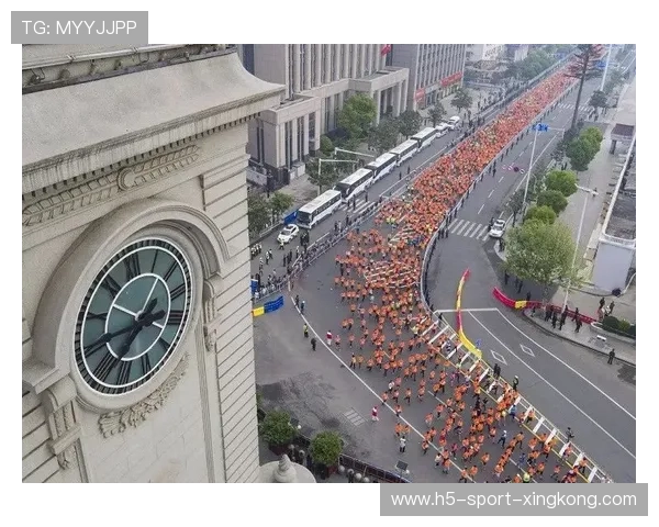 武汉三镇利用宽度撕开空档，推进瞬间通透