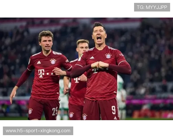 拜仁马兹拉维连续横向盘带后突施冷箭攻入一球，瞬间点燃全场激情！